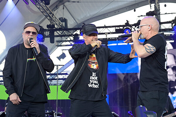 Abschlussveranstaltung beim Demokratiefest zu 75 Jahren Grundgesetz in Berlin