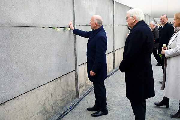 Gedenkveranstaltung zum 35. Jahrestag der Öffnung Berliner Mauer in Berlin
