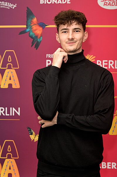 Young Show 'Frida & Frida' in Berlin