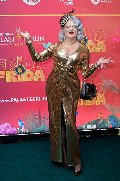 Young Show 'Frida & Frida' in Berlin