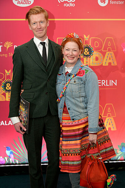 Young Show 'Frida & Frida' in Berlin