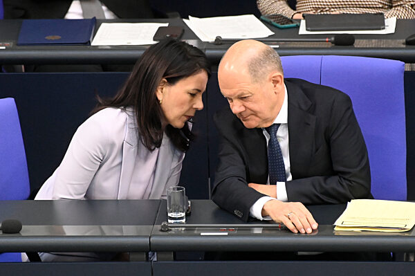 214. Sitzung des Deutschen Bundestages in Berlin