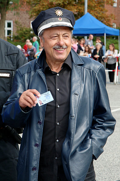 Verleihung der Auszeichnung 'Ehrenkommissar der Hamburger Polizei', Hamburg