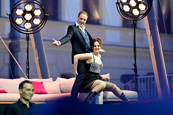 Theaterpremiere 'Jedermann' bei den Thurn und Taxis Schlossfestspielen in Regensburg