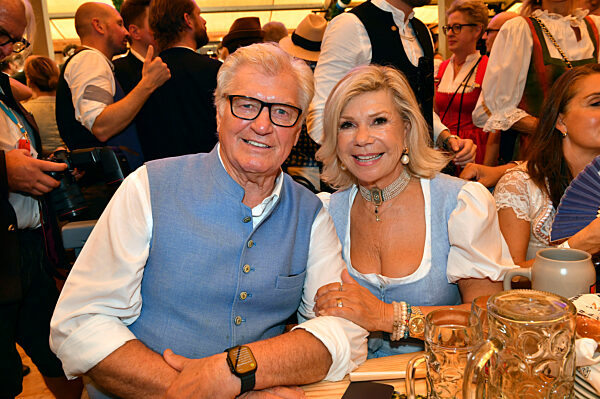 Wiesn Anstich im Schottenhamel Festzelt auf dem Oktoberfest 2025 in München