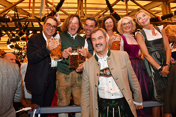 Wiesn Anstich im Schottenhamel Festzelt auf dem Oktoberfest 2025 in München