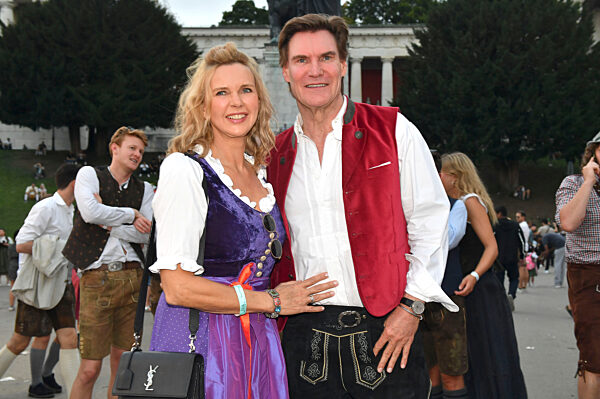 Almauftrieb beim Oktoberfest 2025 in München