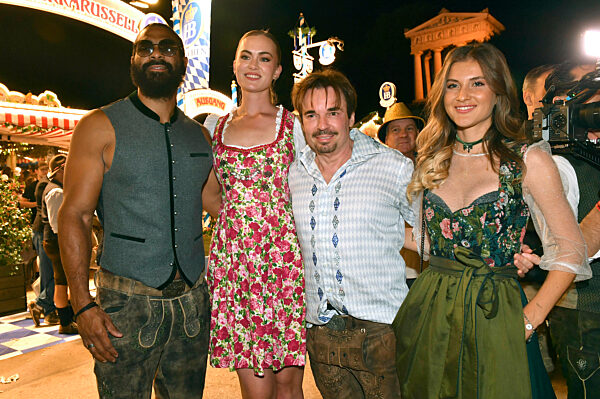 Almauftrieb beim Oktoberfest 2025 in München