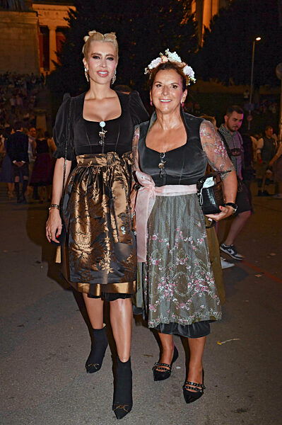 Almauftrieb beim Oktoberfest 2025 in München