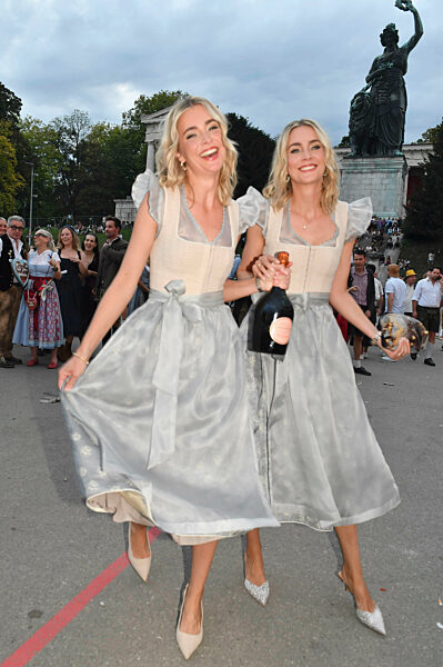 Almauftrieb beim Oktoberfest 2025 in München