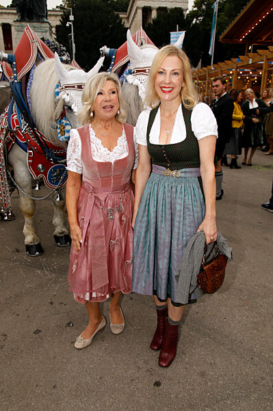 Regines Damenwiesn beim Oktoberfest 2025 in München