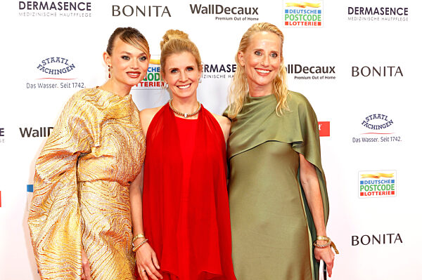 Golden Image of the Woman 2025 in Hamburg