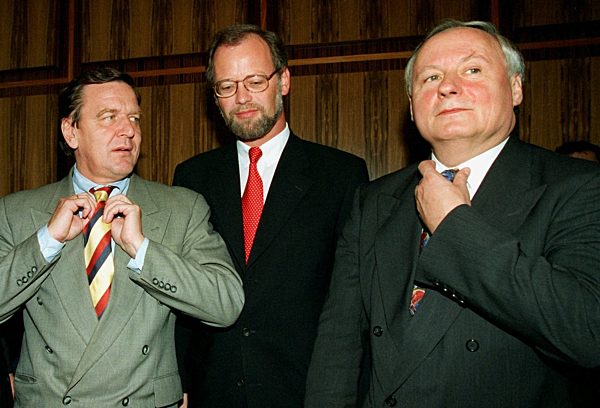 SPD: Scharping entzieht Schröder Wirtschaftspolitik