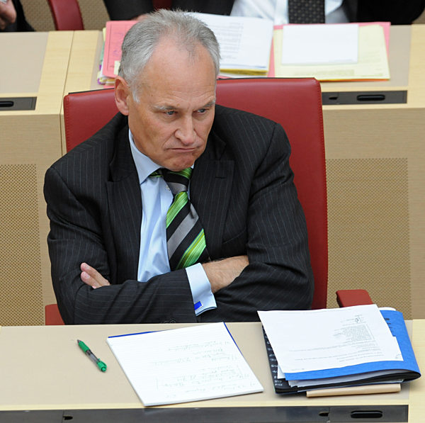 Huber weist Vorwurf der Vertuschung in BayernLB-Krise zurück