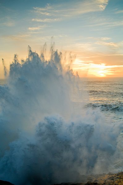 Crashing wave, Cape Kiwanda, Oregon, USA