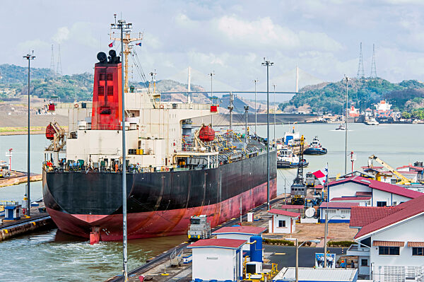 Tanker navigates the Panama Canal