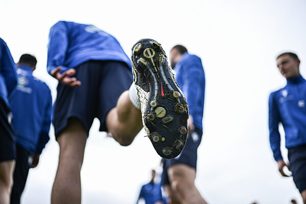 GES/ Fussball/ Training Karlsruher Sport-Club, 03.04.2024