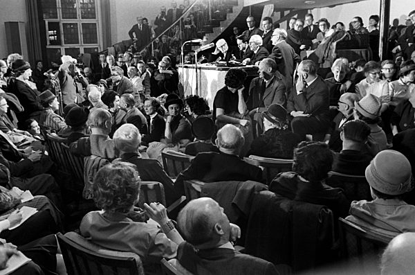 A big forum for debate about Hochhuth's "Stellvertreter" (translated as "The Deputy, originally "Amen")