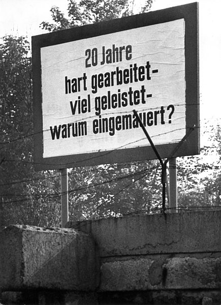 Plakataktion des "Studio am Stacheldraht"
