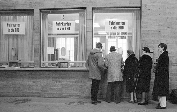 DDR - Bahnhof Friedrichstraße 1980