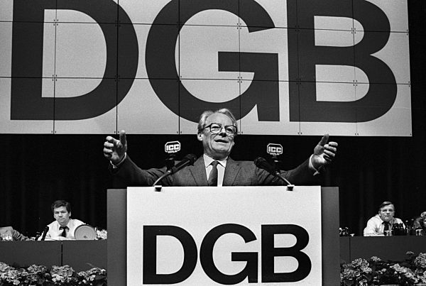 Willy Brandt auf Gewerkschafts-Tag 1983