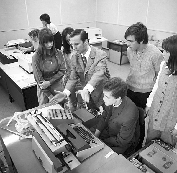 DDR - EDV-Zirkel im VEB Auto Trans Berlin 1971