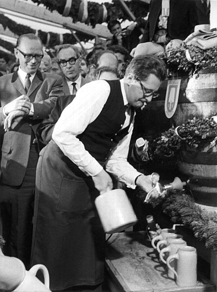 Oktoberfest 1968 - Hans-Jochen Vogel