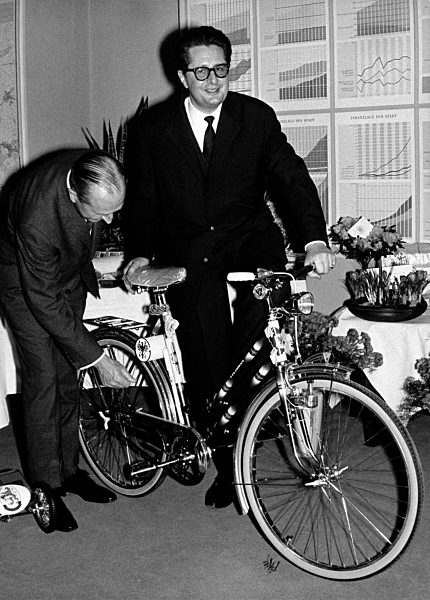 Hans-Jochen Vogel mit Klapprad