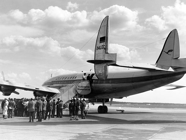 Super Constellation der Lufthansa bei Zwischenlandung in Frankfurt