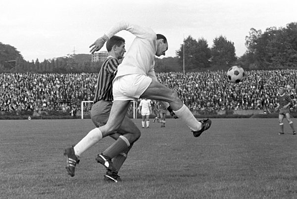 German Soccer League - Season 1963-1964 - 1. FC Saarbruecken - 1. FC Cologne 0-2