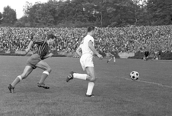 German Soccer League - Season 1963-1964 - 1. FC Saarbruecken - 1. FC Cologne 0-2