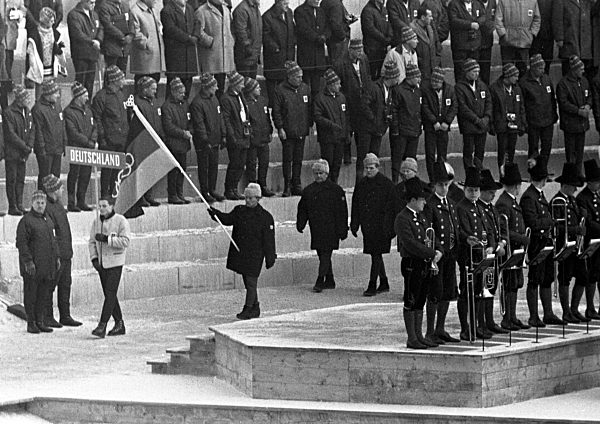 Olympische Winterspiele - Innsbruck 1964  - Einmarsch der deutschen Mannschaft
