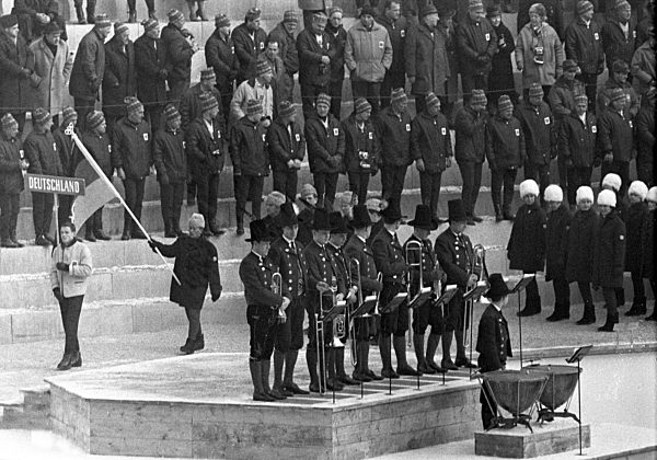 Olympische Winterspiele - Innsbruck 1964  - Einmarsch der deutschen Mannschaft