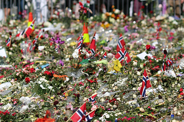 Trauer in Oslo - Blumen in der ganzen Stadt