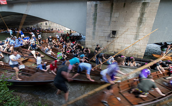 63. Stocherkahnrennen in Tübingen