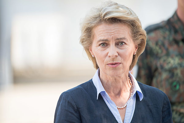 Verteidigungsminister von der Leyen