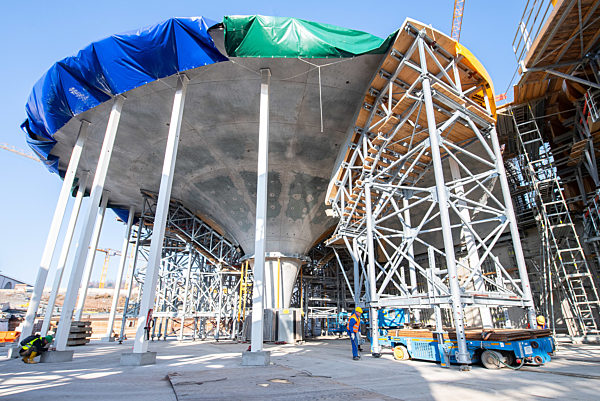 Erste Kelchstütze für Stuttgart 21 wird ausgeschalt