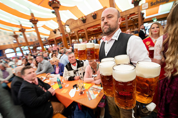 Beginn 174. Cannstatter Volksfest