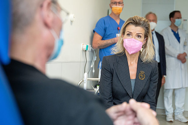 Anne-Sophie Mutter besucht Krebszentrum