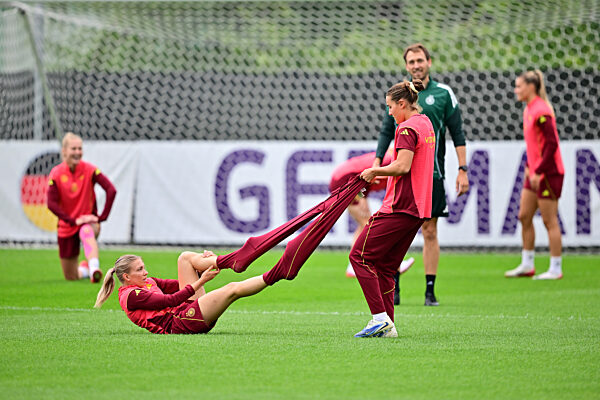 Fußball: Frauen, EM, Vor dem Halbfinale Spanien - Deutschland