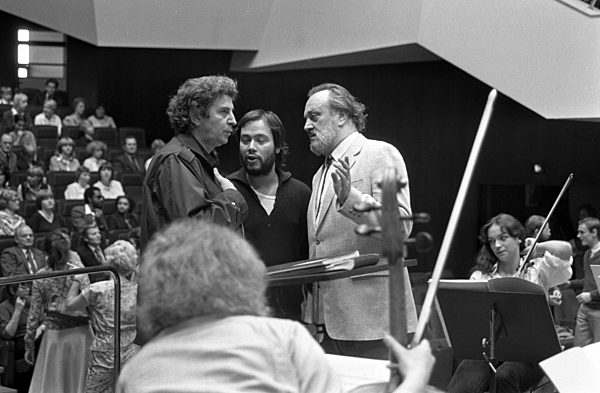 DDR - Mikis Theodorakis im Gewandhaus Leipzig