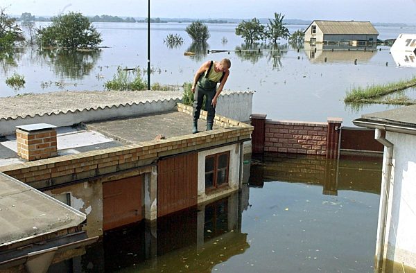 Hochwasser: Seegrehna seit Tagen von Wasser eingeschlossen