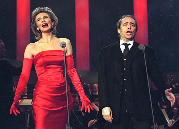 Mehr als elf Mio DM Spenden bei Carreras-Gala in Leipzig