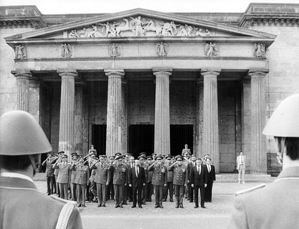 Warschauer Pakt: Verteidigungsminister in Berlin