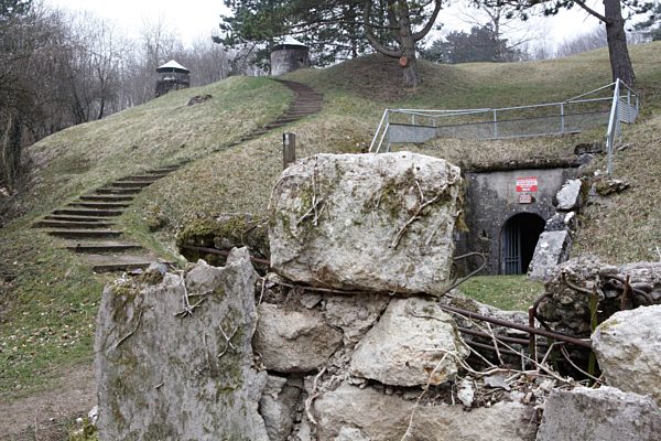 Unterstand Vier Schornsteine