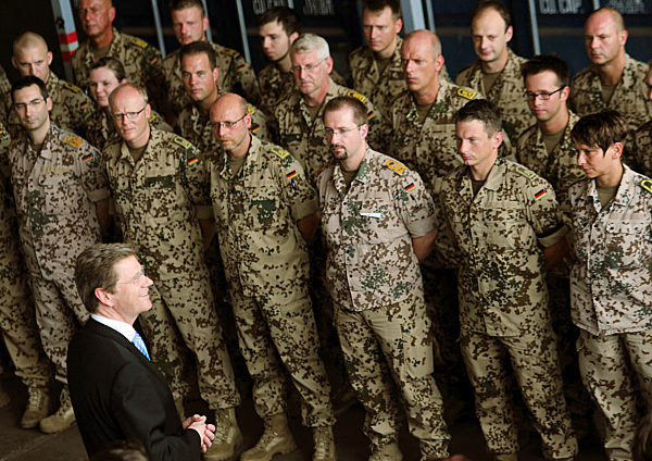 Westerwelle besucht Soldaten in Dschibuti