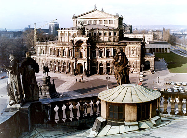 DDR - Wiederaufbau der Semperoper