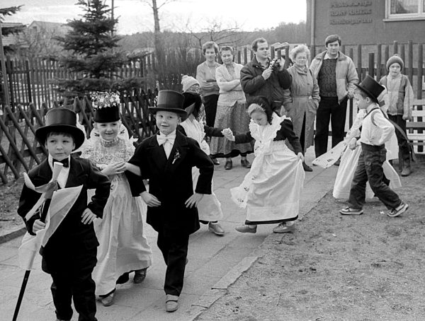 DDR - Brauchtum Vogelhochzeit