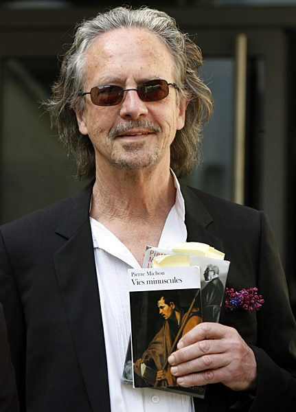 Der Autor Peter Handke schaut am 27.04.2008 vor der Verleihung des...