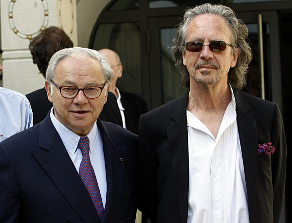 Der Autor Peter Handke und der Verleger Hubert Burda kommen am 27.04...